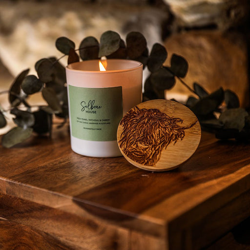 Highland Cow White Candle | Fresh Fennel, Patchouli & Carrot