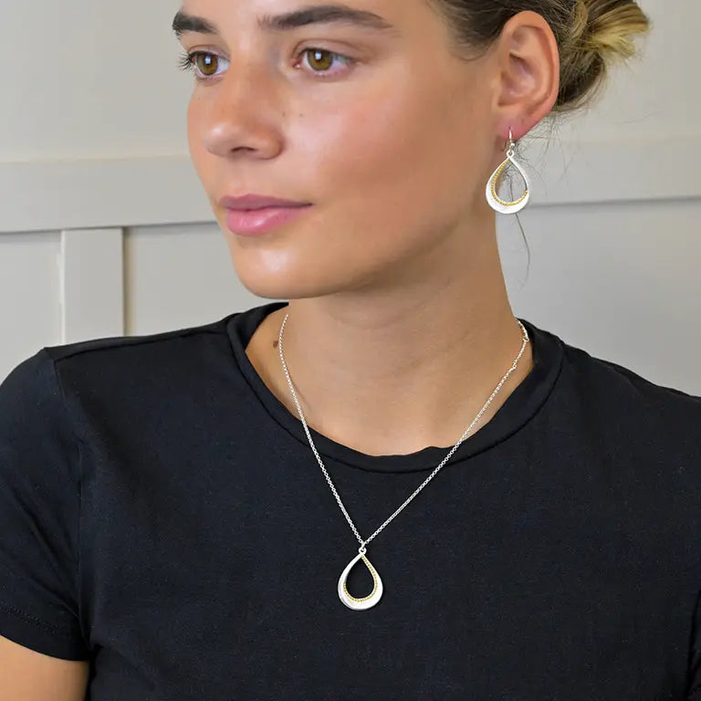 Twist Teardrop | Necklace