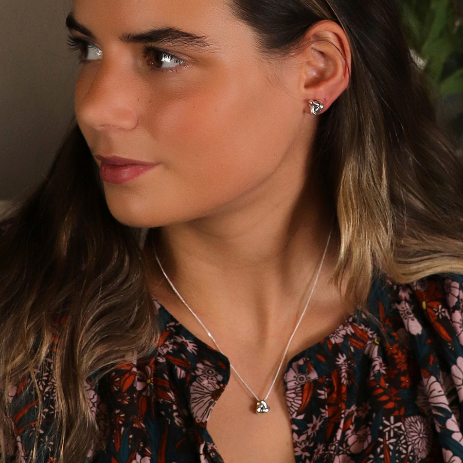 Infinity Knot | Necklace