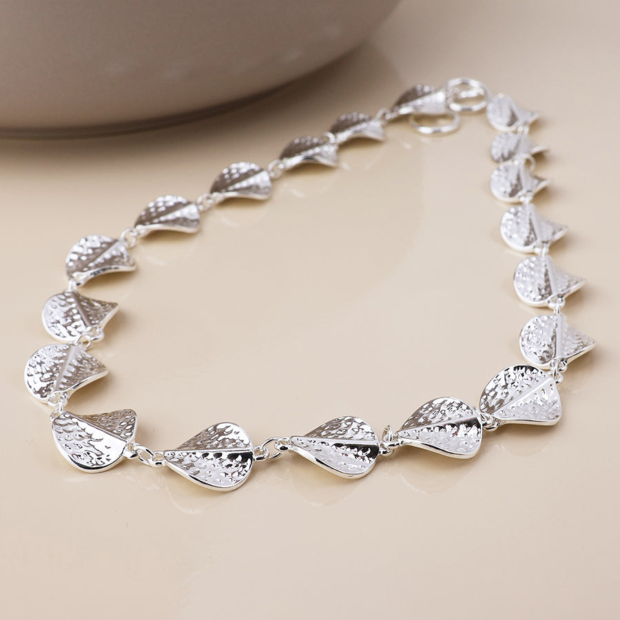 Ivy silver plated hammered twist discs necklace