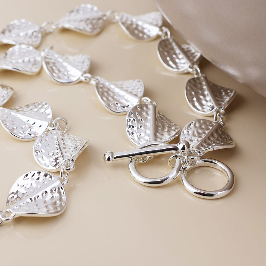 Ivy silver plated hammered twist discs necklace