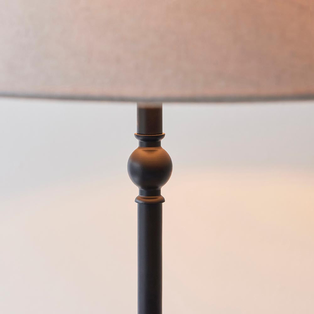 Lille Floor Lamp | Matt Black