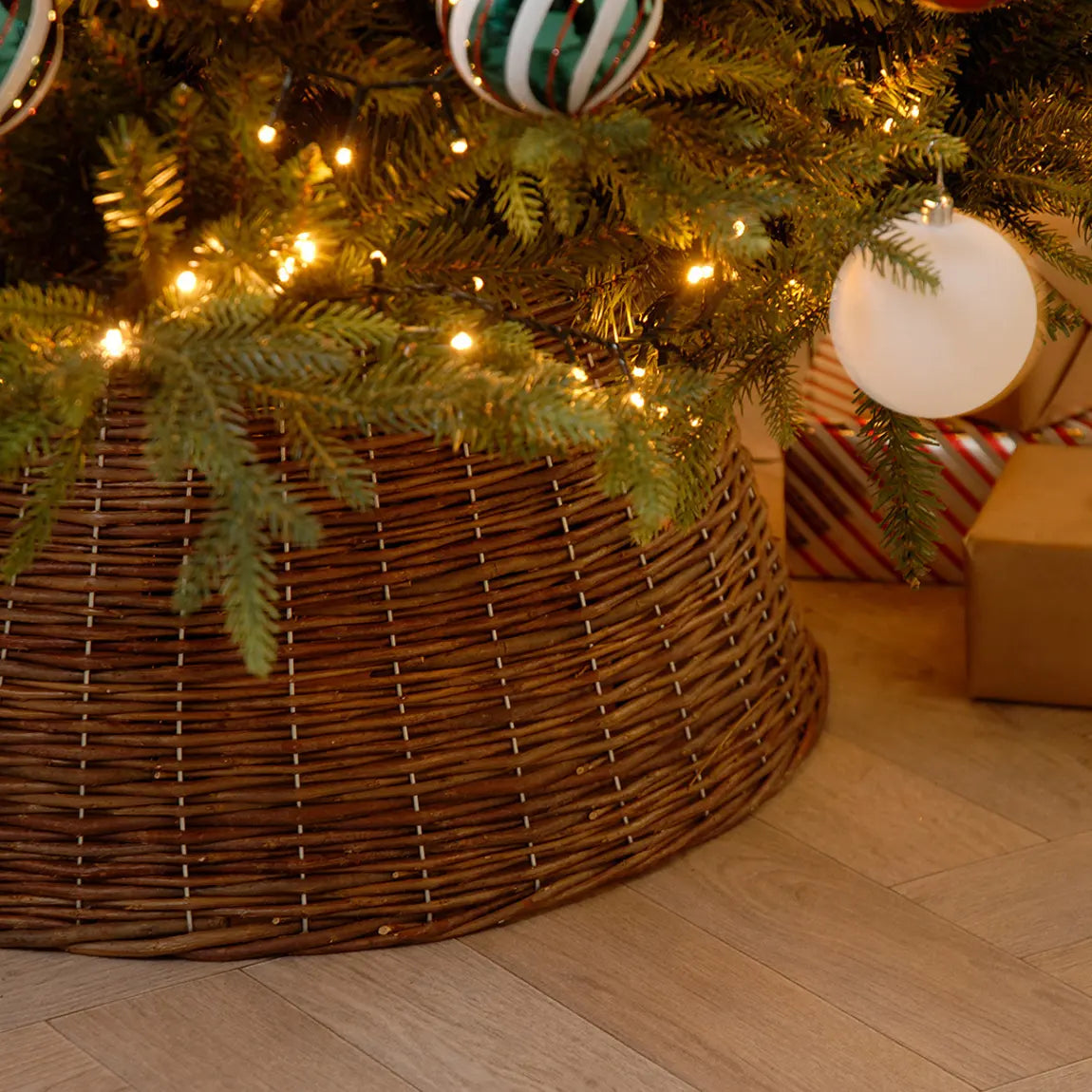 Natural Willow Tree Skirt
