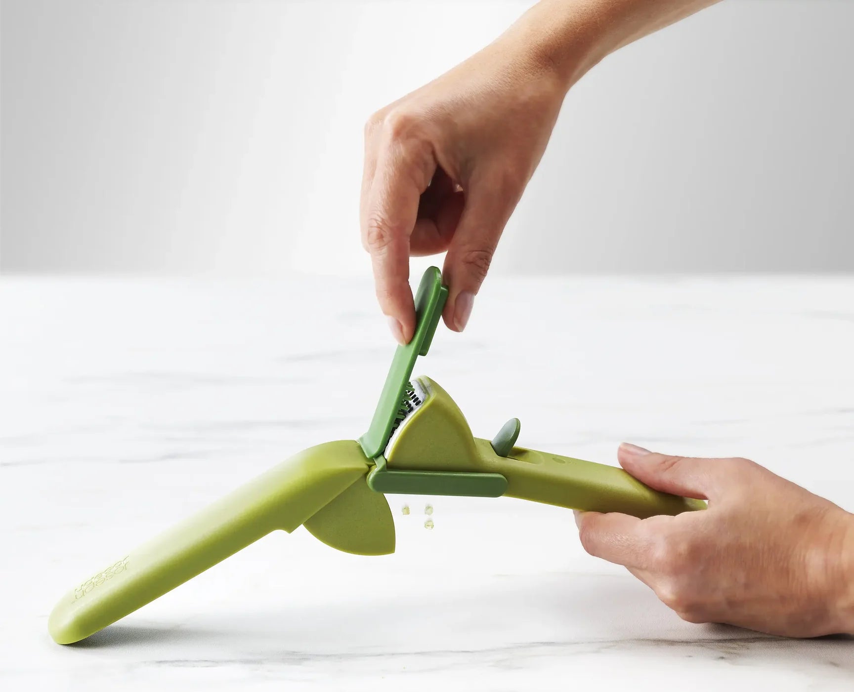 CleanForce Garlic Press