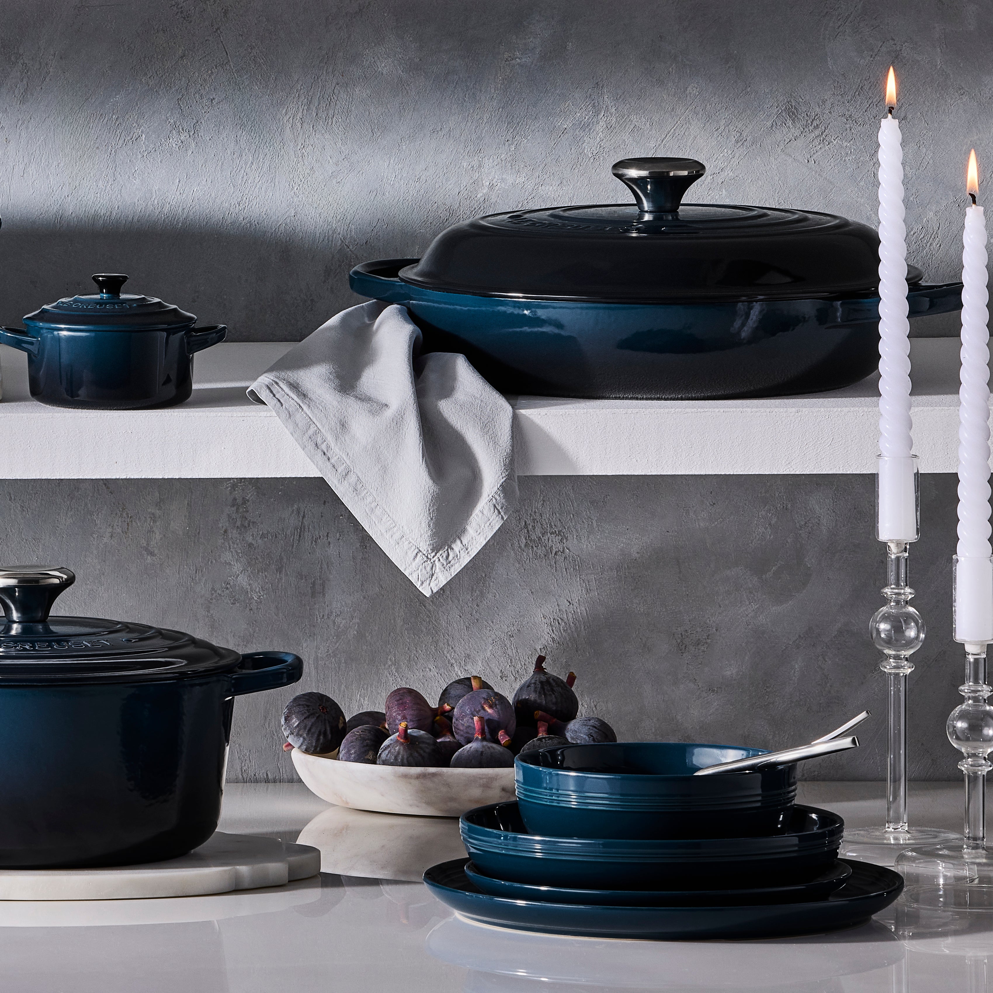 Le Creuset Signature Cast Iron 26cm Shallow Casserole Nuit