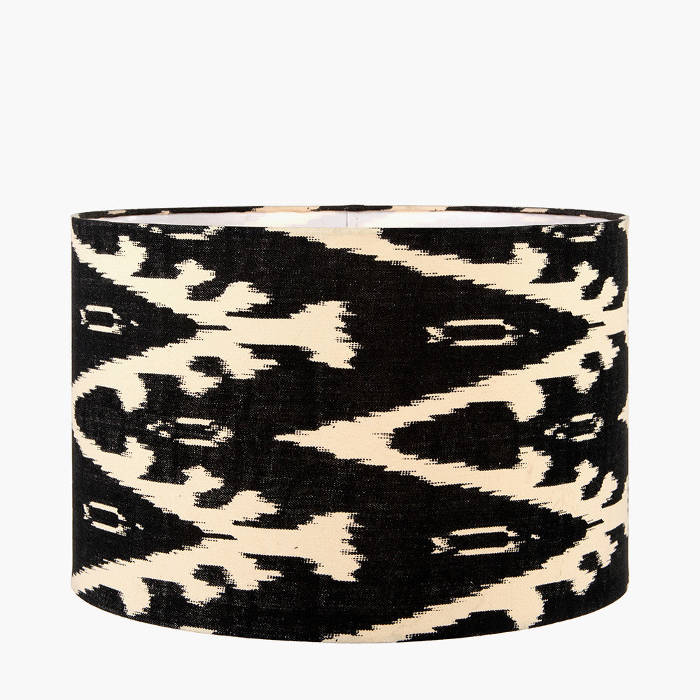 Lars | Black Ikat