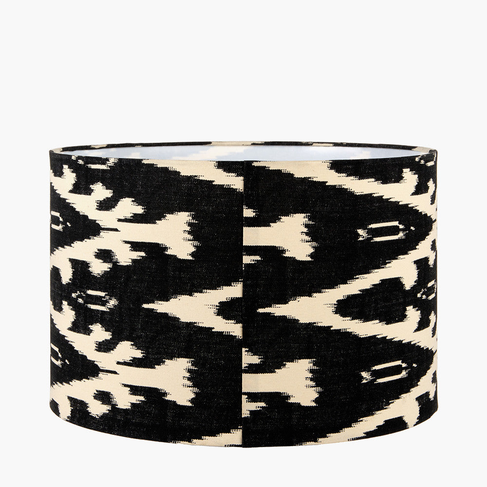 Lars | Black Ikat