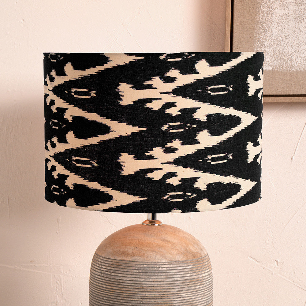 Lars | Black Ikat