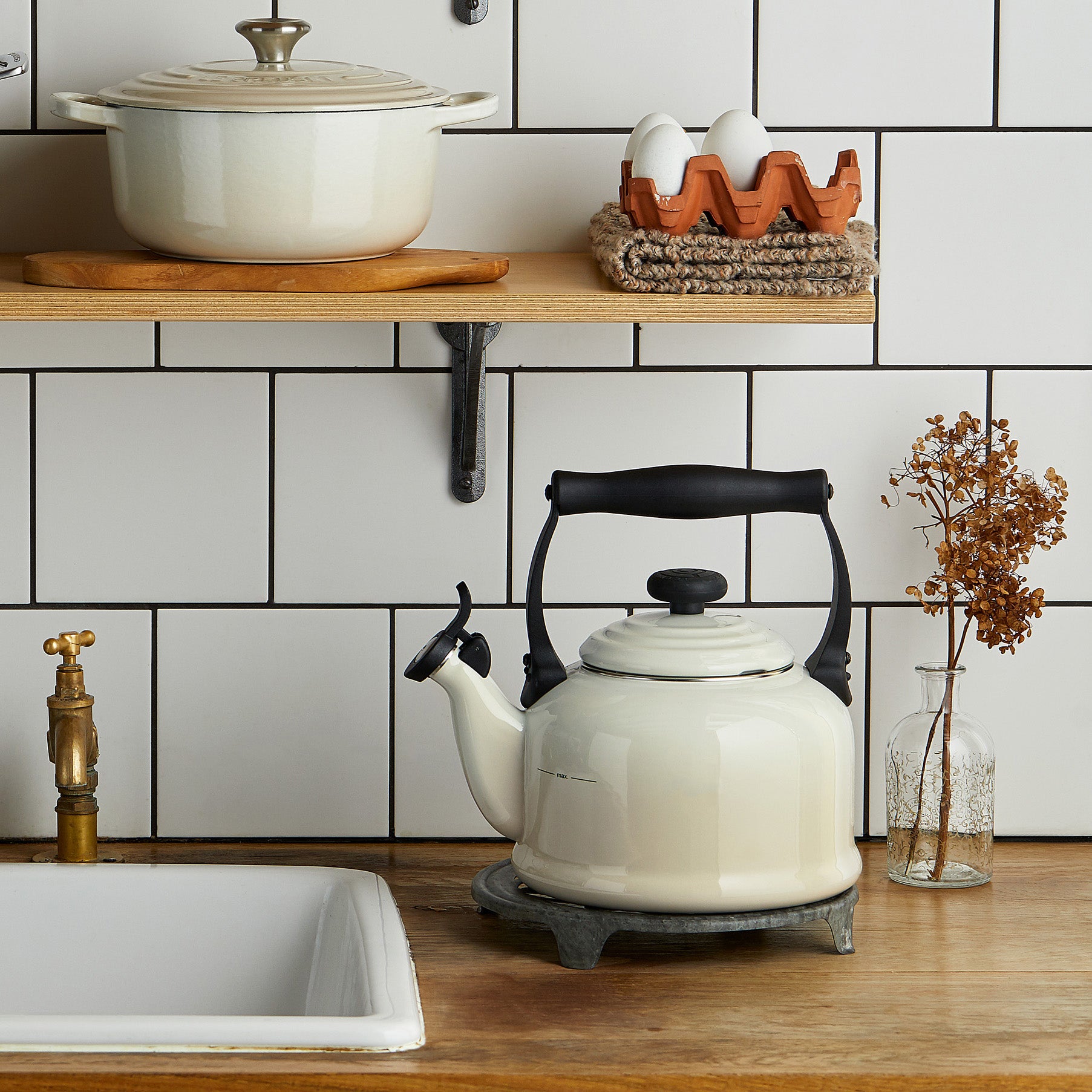 Le Creuset Traditional Kettle 2.1L Meringue