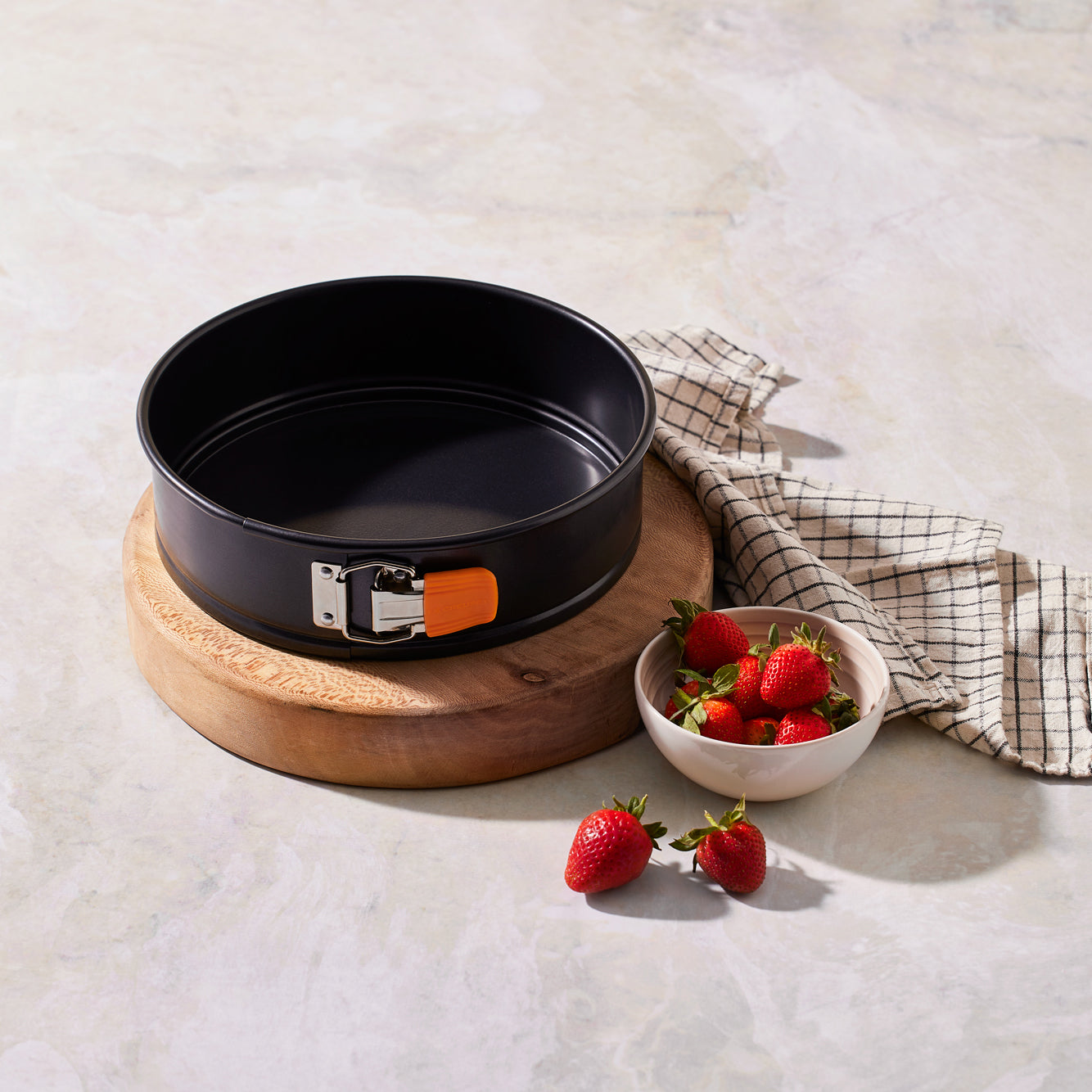 Le Creuset Springform Tin 24cm