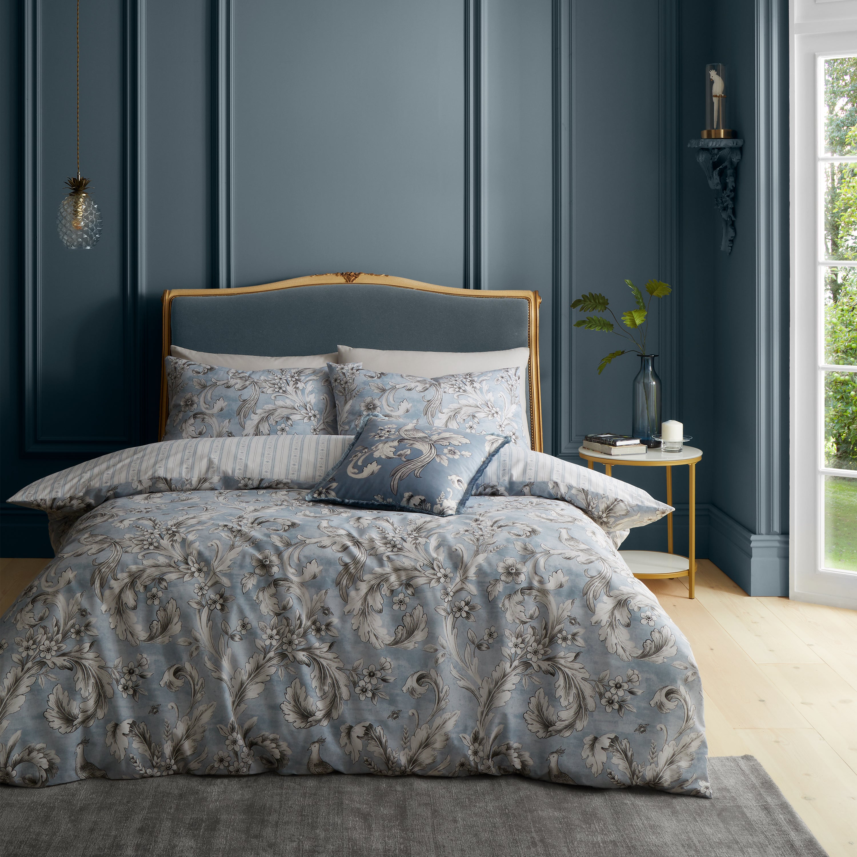 Bridgerton Regal Floral Duvet Set