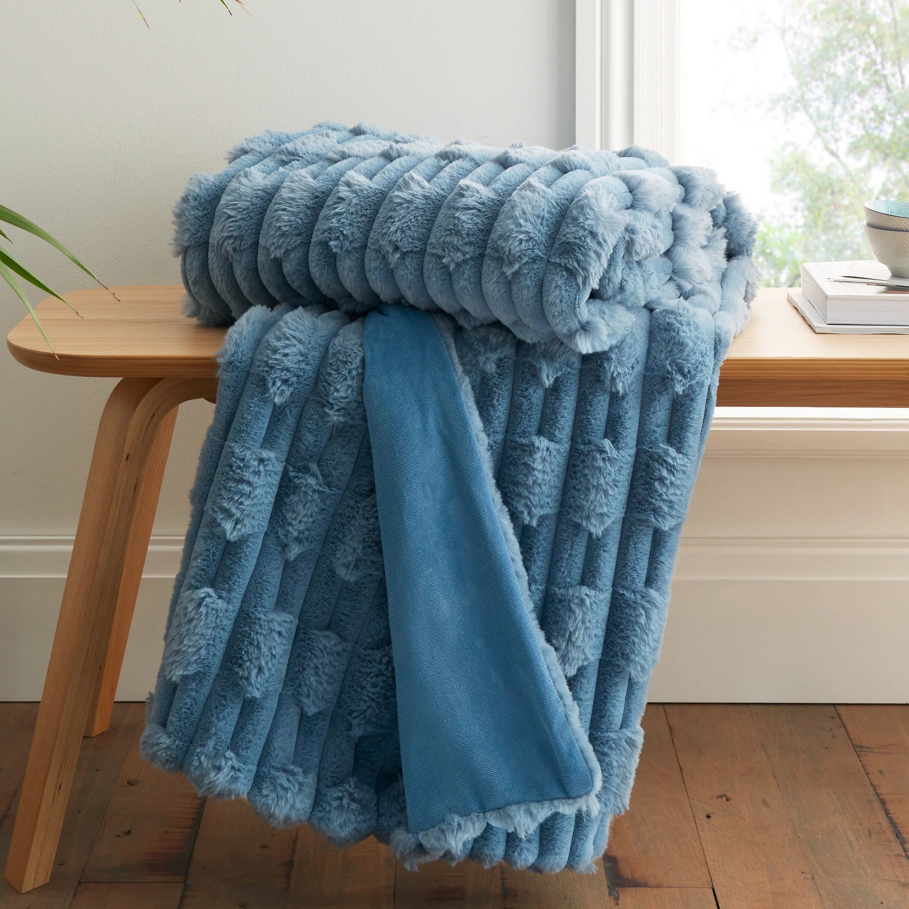 Carved Faux Fur Throw | Blue