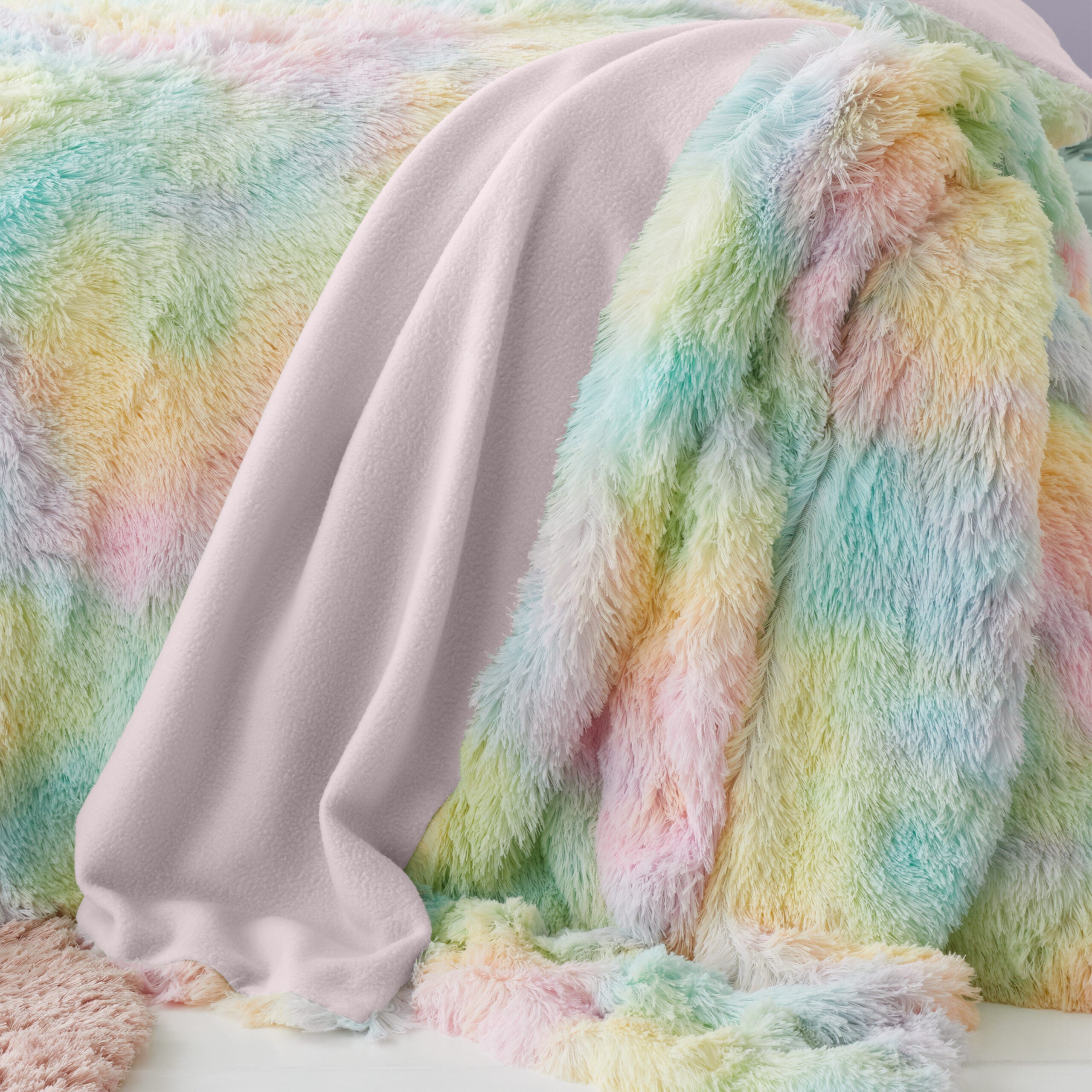 Cuddly Rainbow Throw