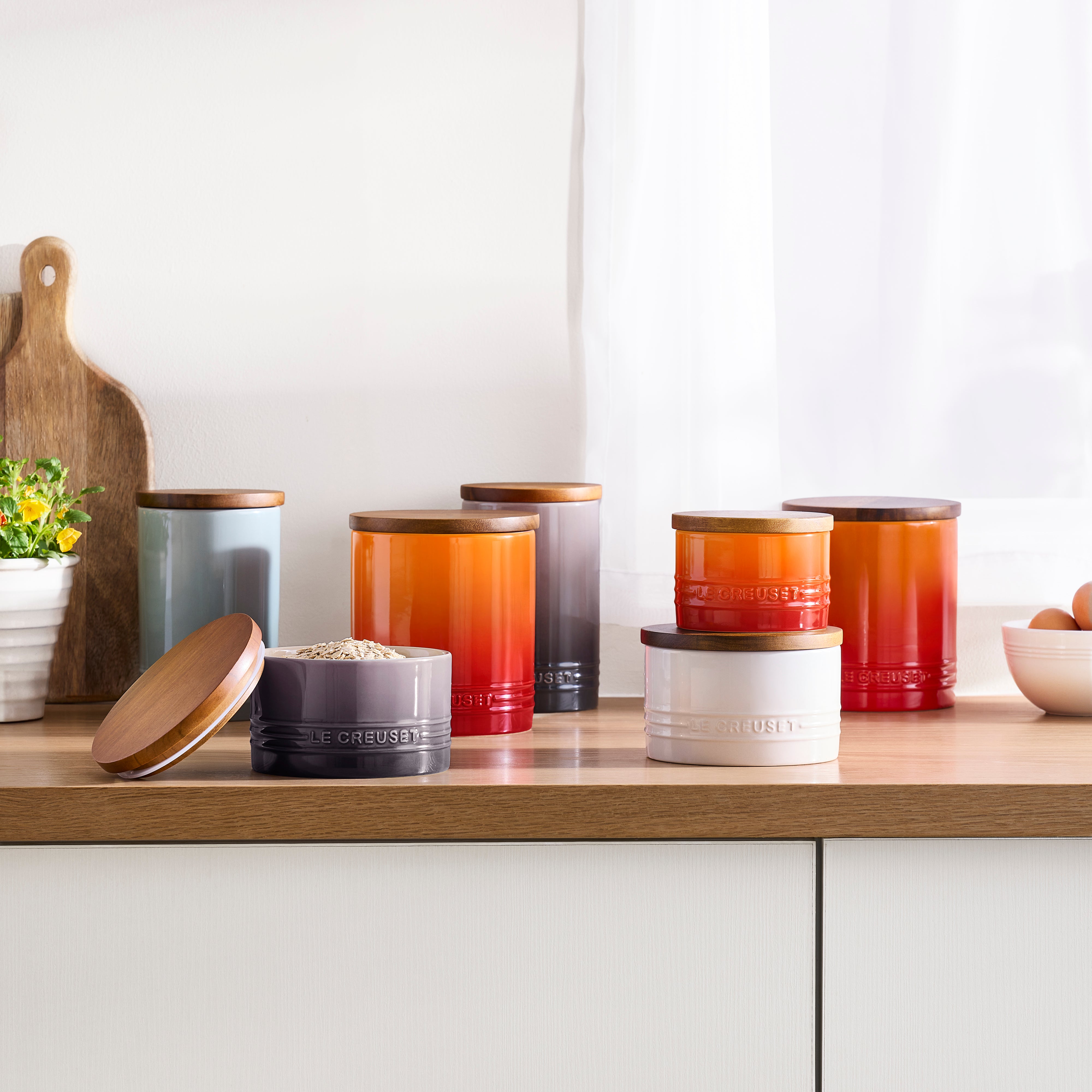 Le Creuset Stoneware Signature Storage Jar with Wooden Lid 470ml Volcanic