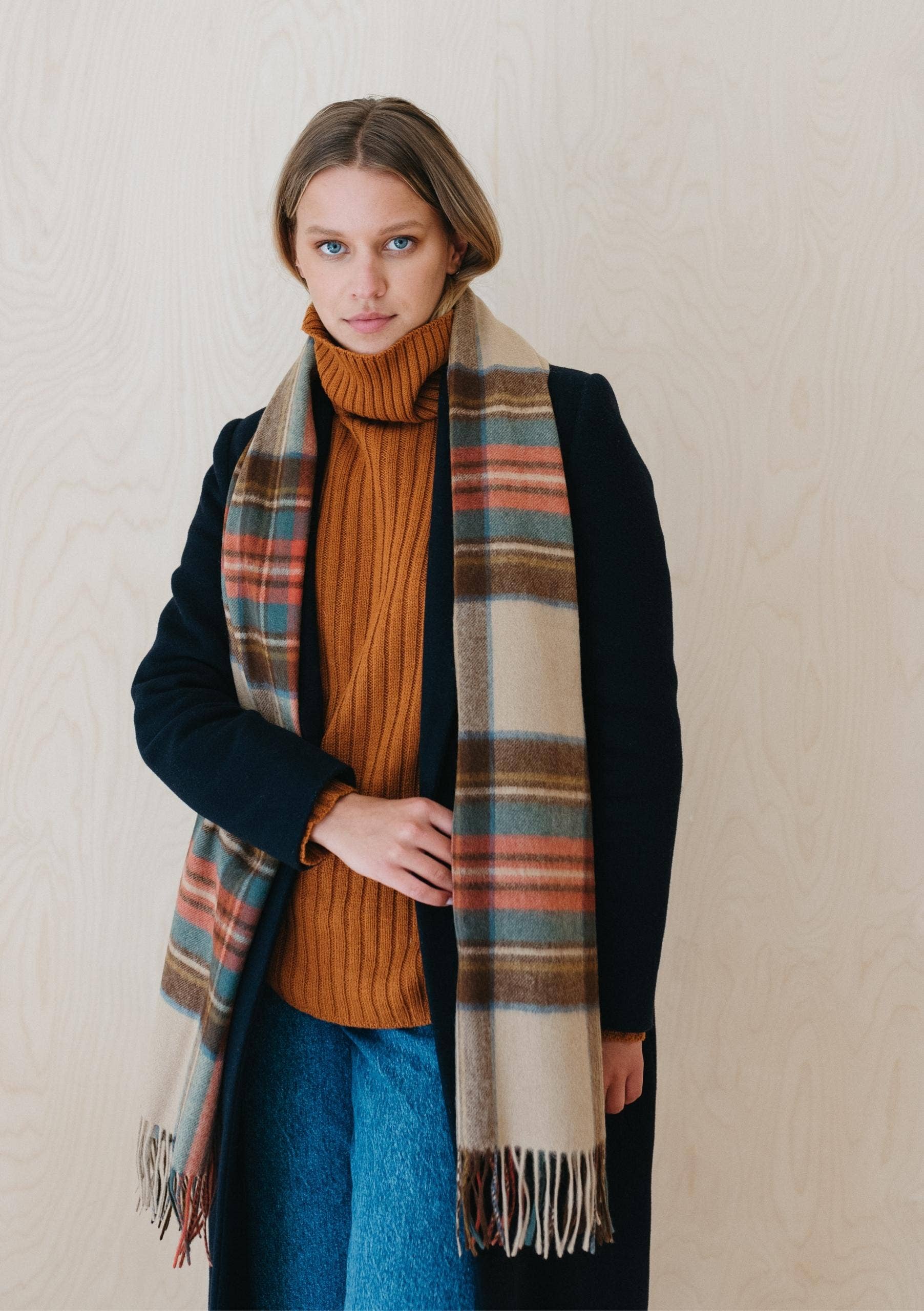 Lambswool Scarf in Stewart Dress Antique Tartan