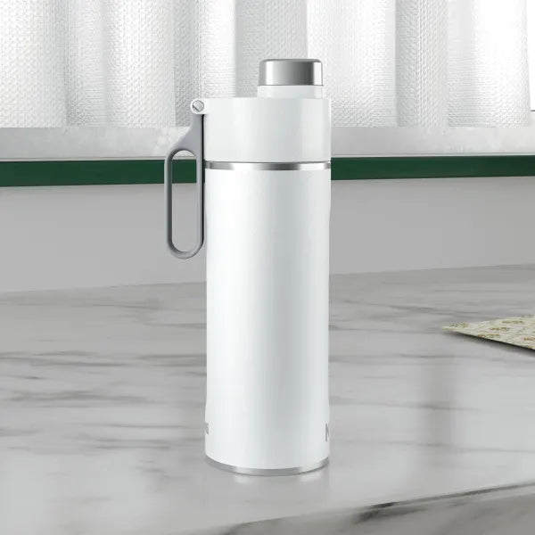 Thirsti Travel Bottle | White