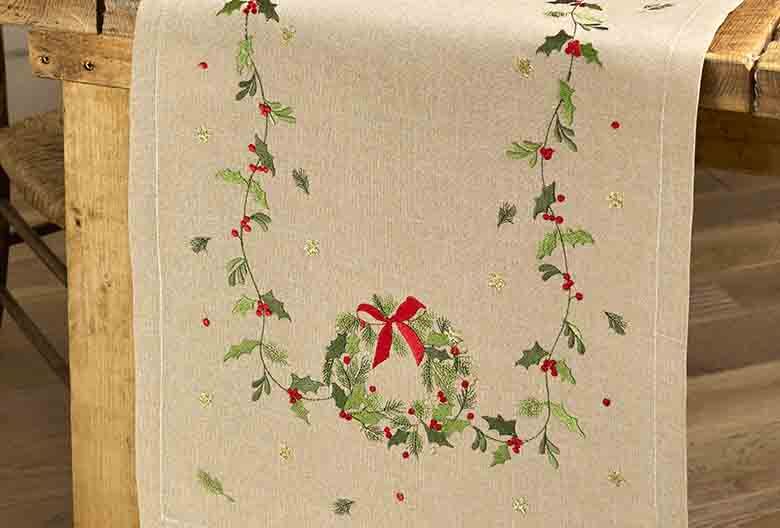 Embroidered Wreath Trail Runner Natural