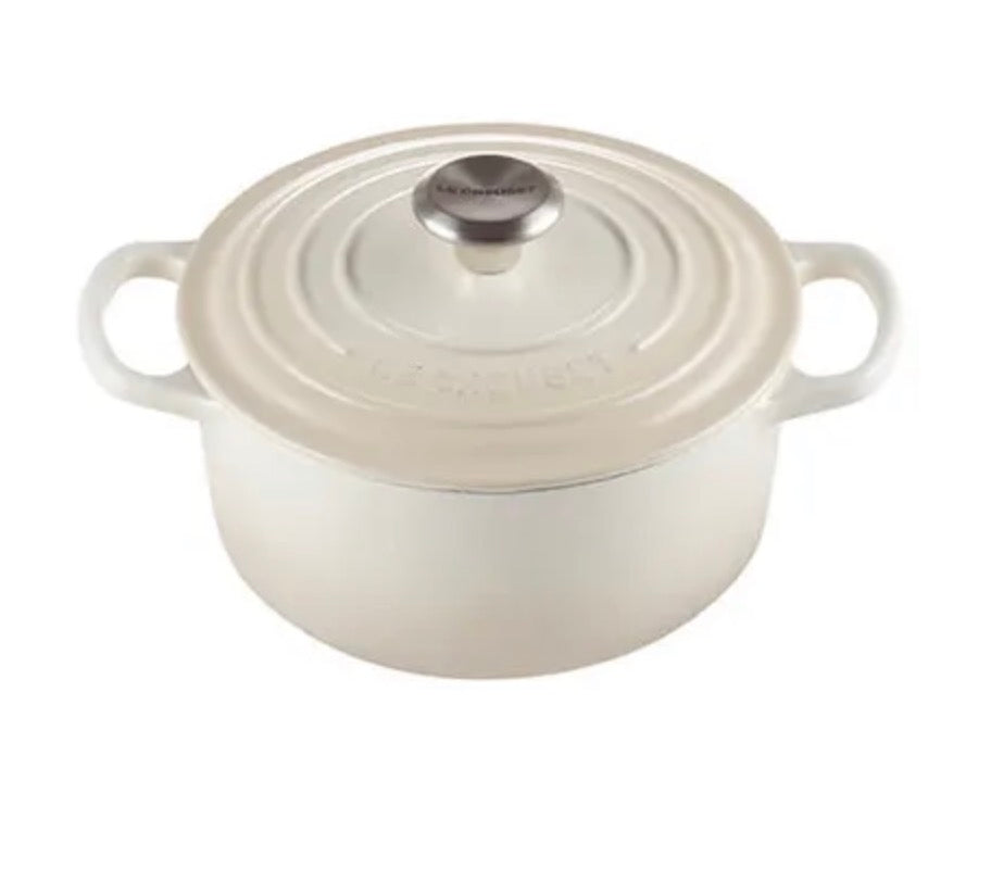 Le Creuset 26cm Round Cast Iron Casserole | Meringue