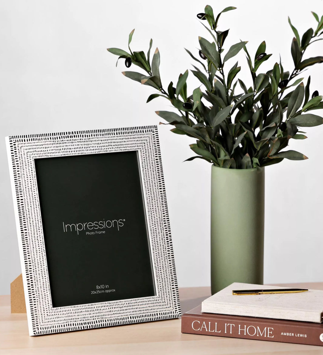 Black & White Frame | 8 x 10