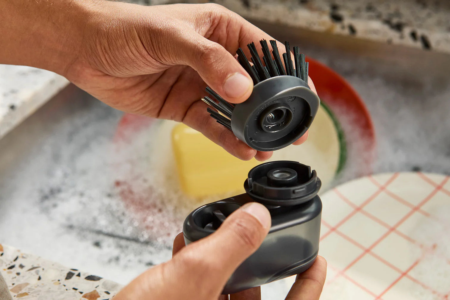 SinkTech™ Compact Soap Dispensing Washing Up Brush with Steel Stand