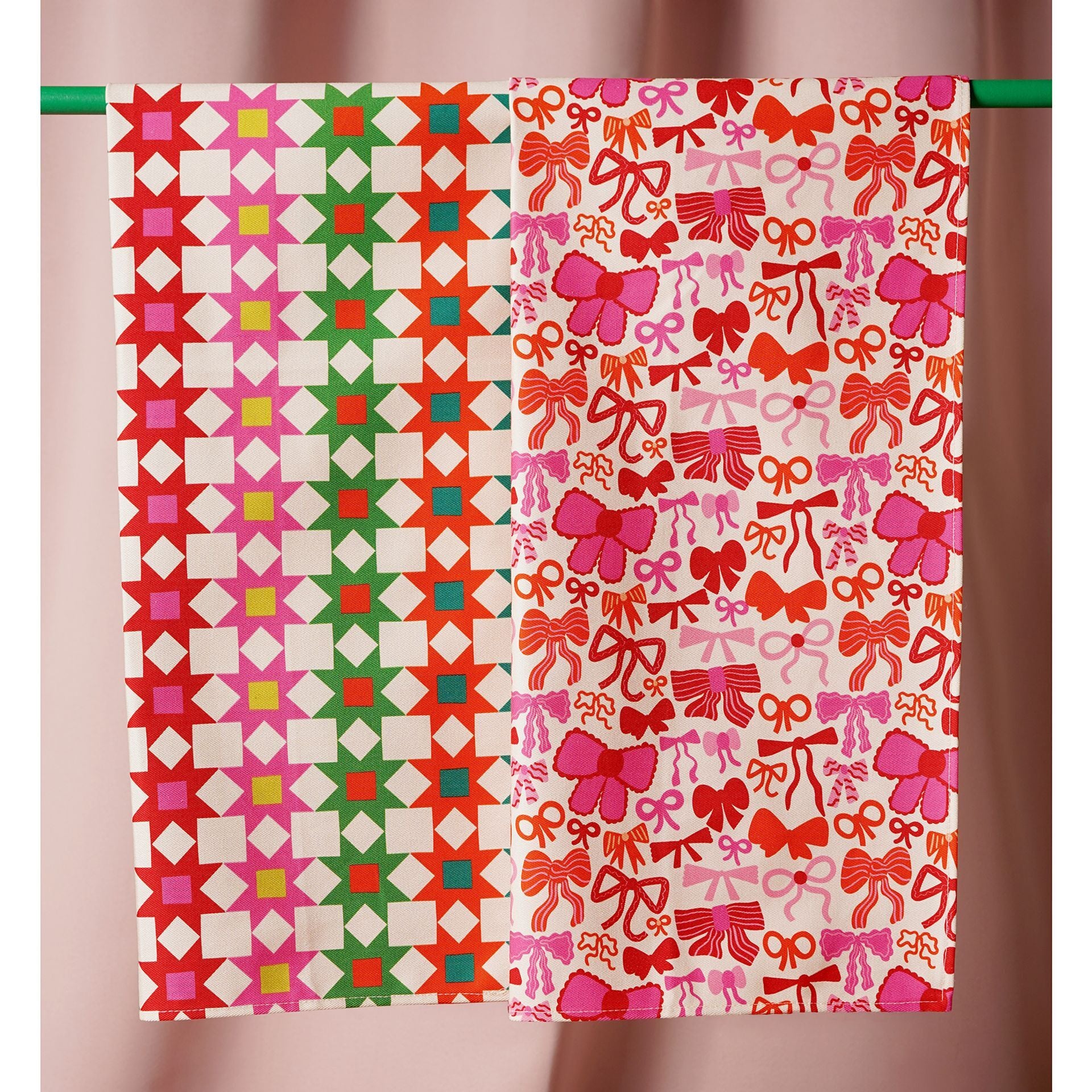 Raspberry Blossom Set of 2 Tea Towels | Christmas Bows