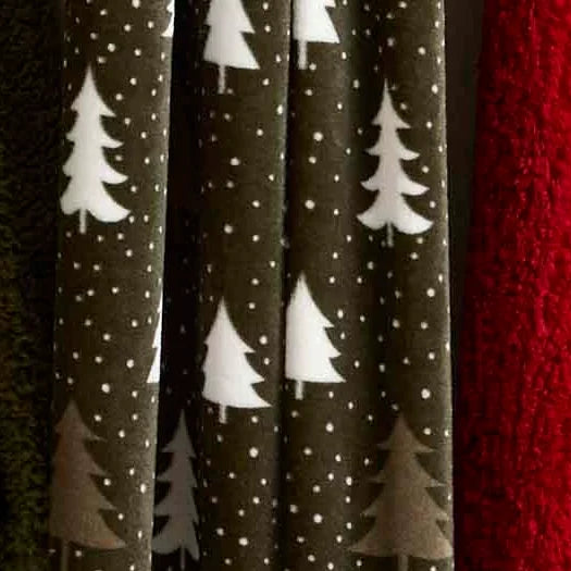 Festive Tree Throw