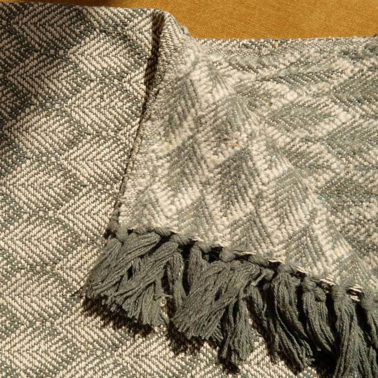 Elm Green Cotton Leaf Throw