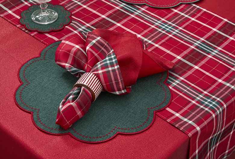 Scalloped Woven Placemat