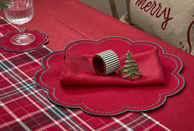 Scalloped Woven Placemat