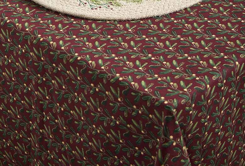 Under The Mistletoe | Tablecloth