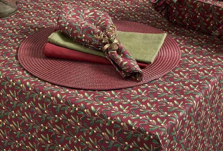 Under The Mistletoe | Tablecloth