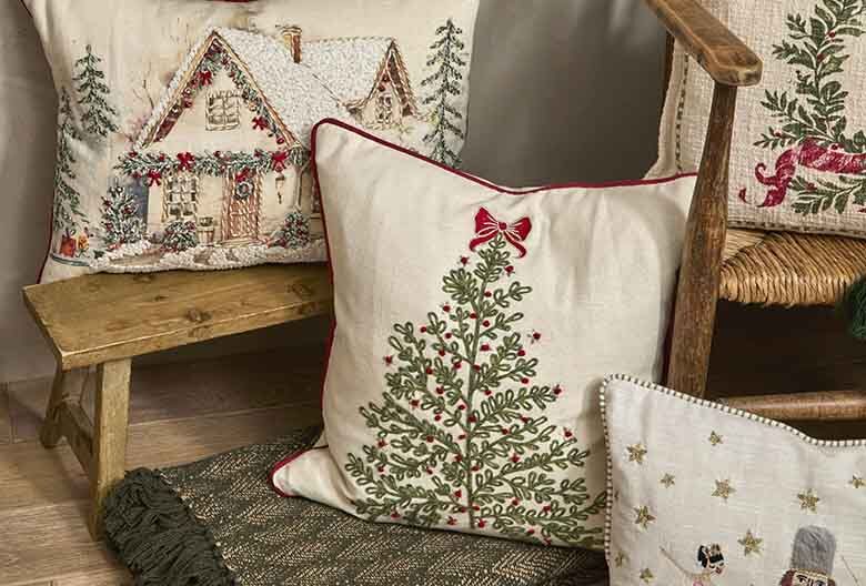 Winter Tree with Bow | Cushion