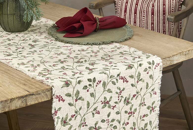 Berry Trail | Table Runner