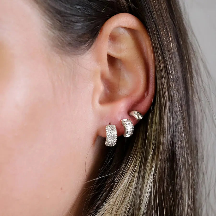 Simple Curve | Triple Studs