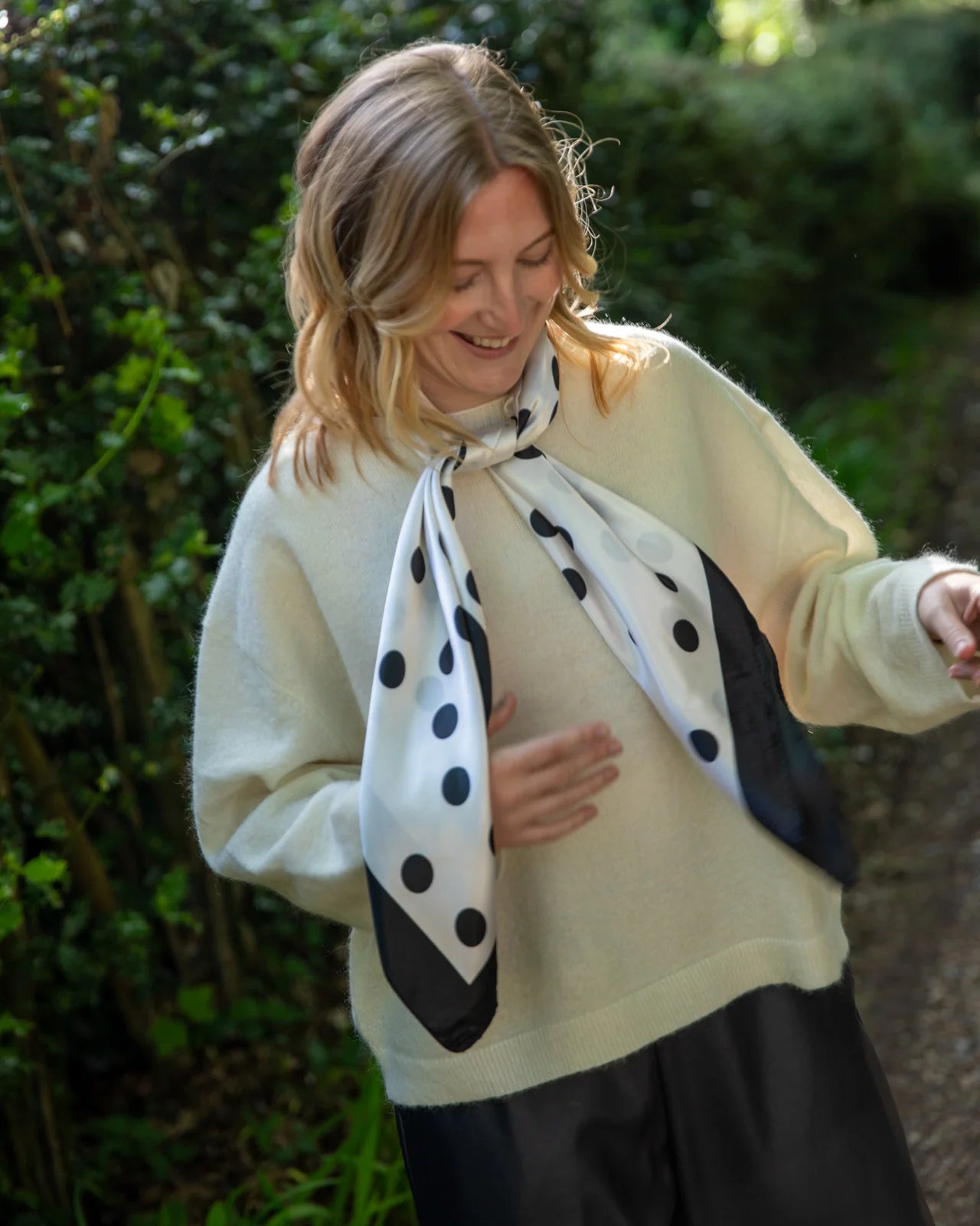 Wren Scarf | Large Spot | Black