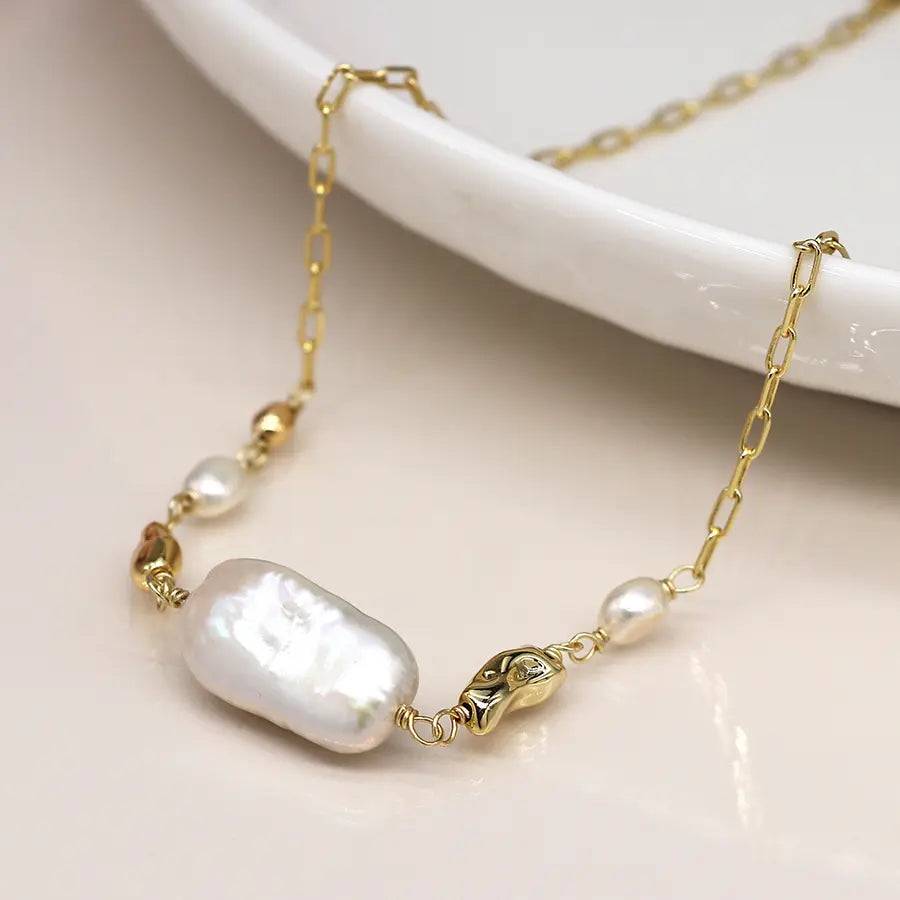 Faux Gold & Pearl Necklace
