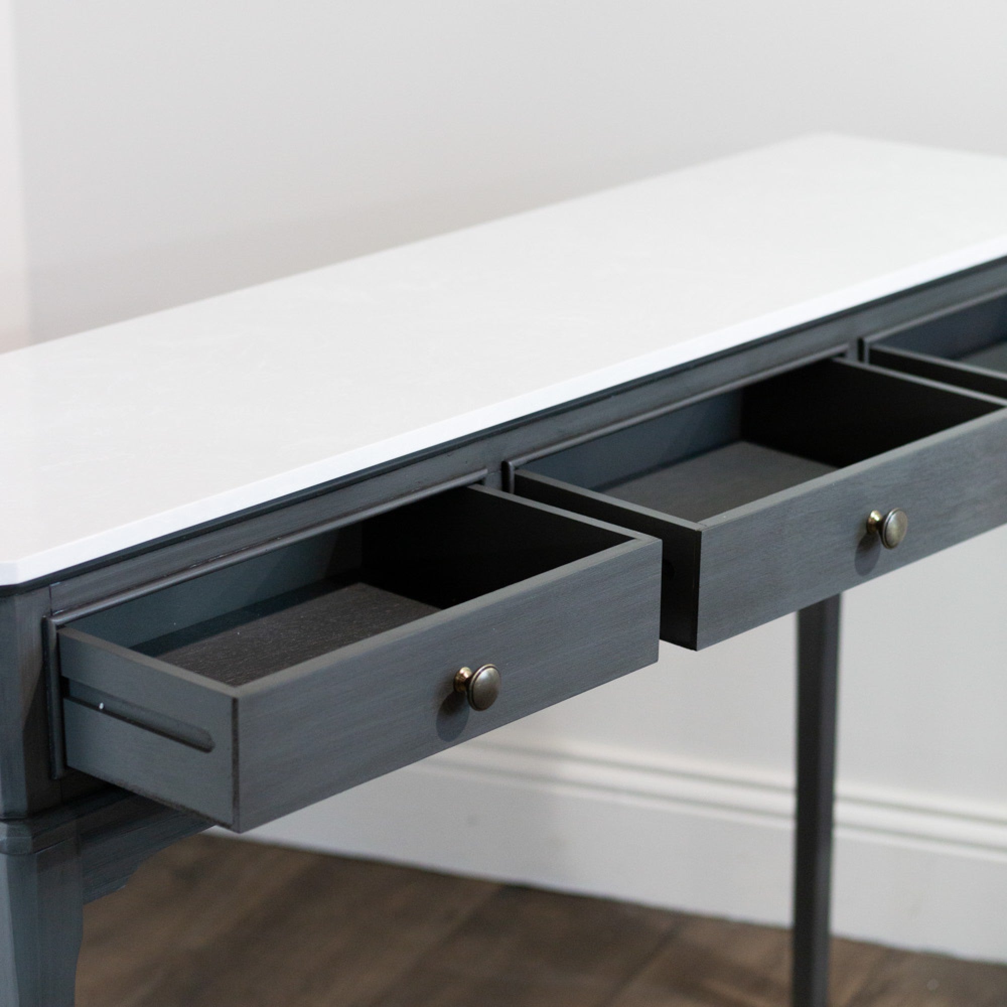 Moscow | 3 Dr Console