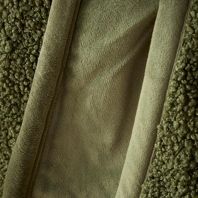 Velvet Boucle Throw | Olive