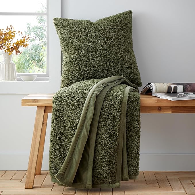 Velvet Boucle Throw | Olive