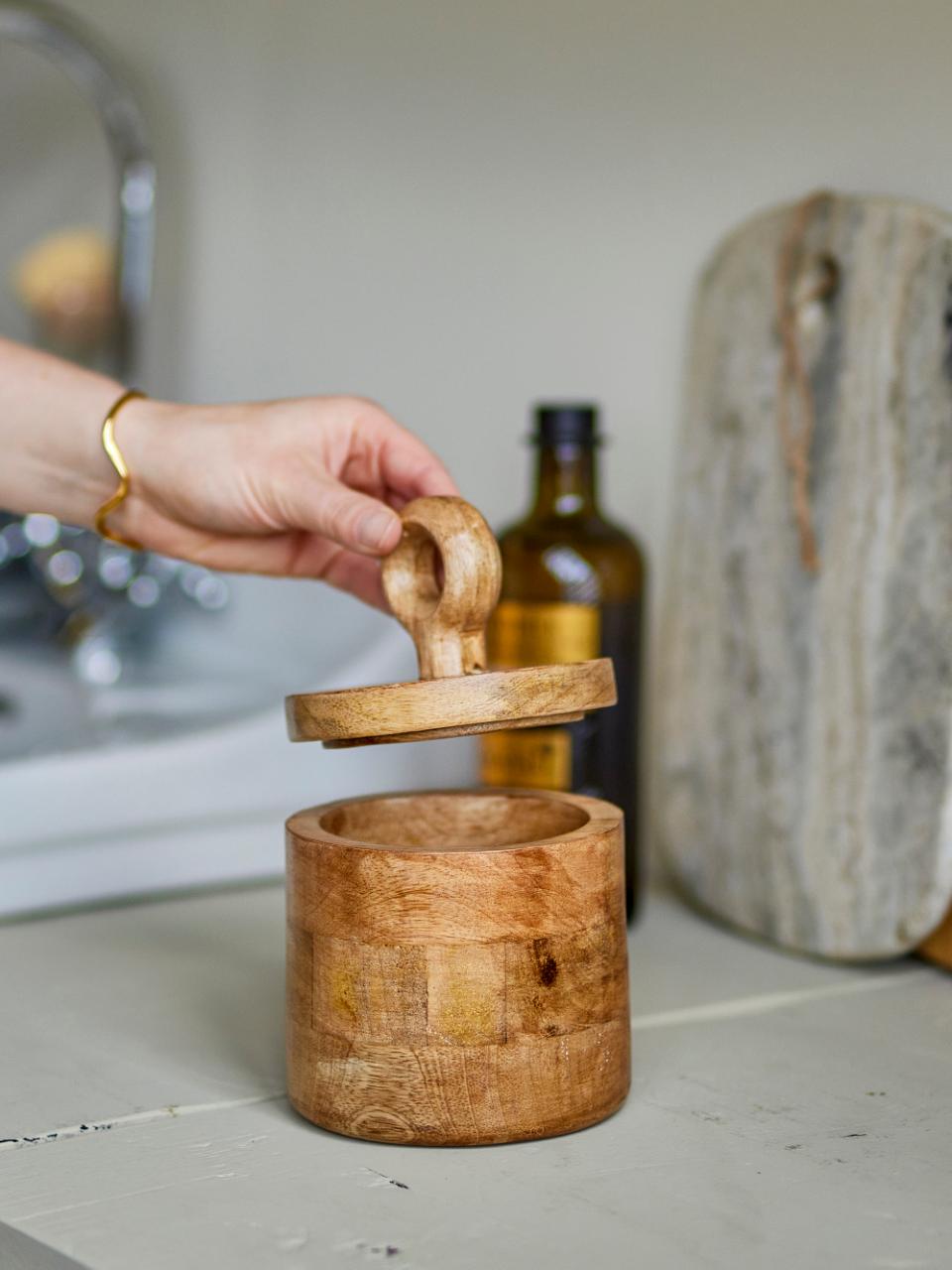 Nonnie Jar with Lid