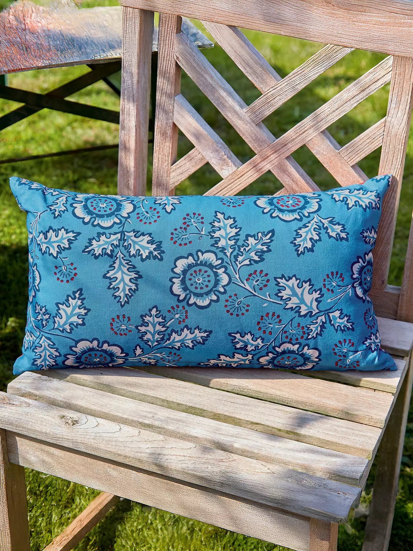 Land & Shore | River Cushion