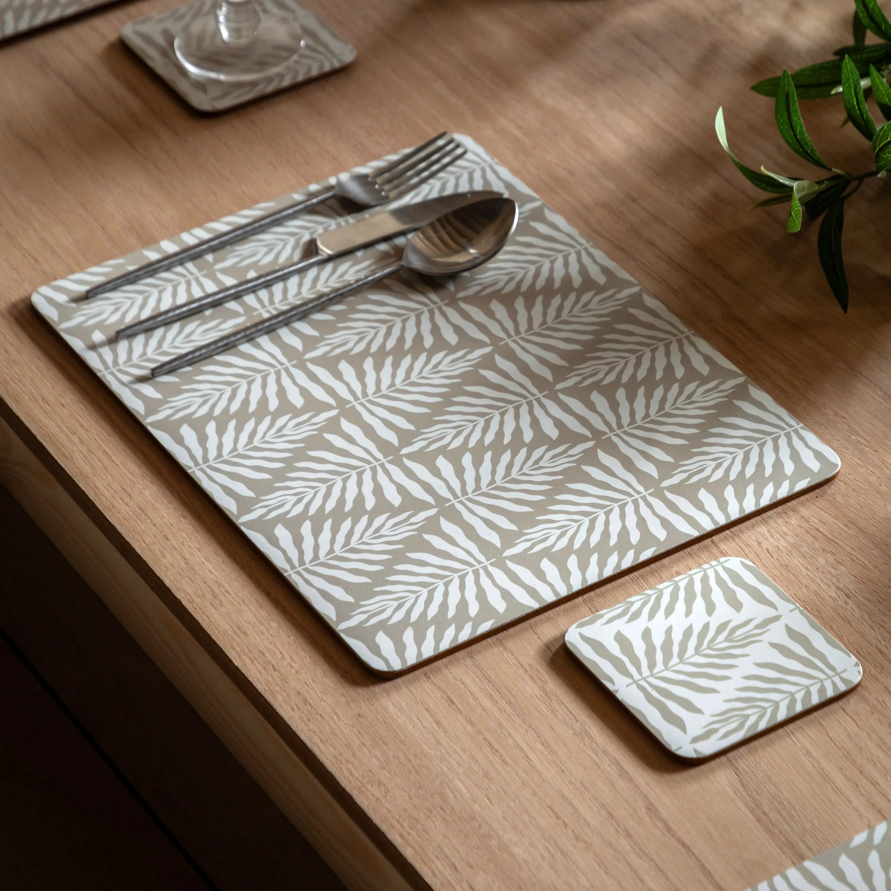 Leaf ZigZag Ecru | Placemat and Coaster Set