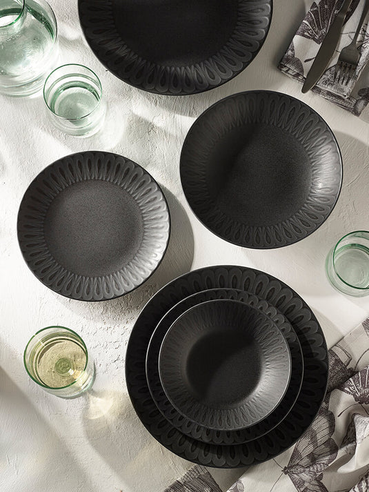 Living Jewels Black Dinner Plate