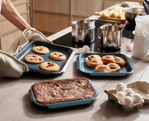 Nest Bake | Non-Stick 3-Piece Blue Baking Tray Set