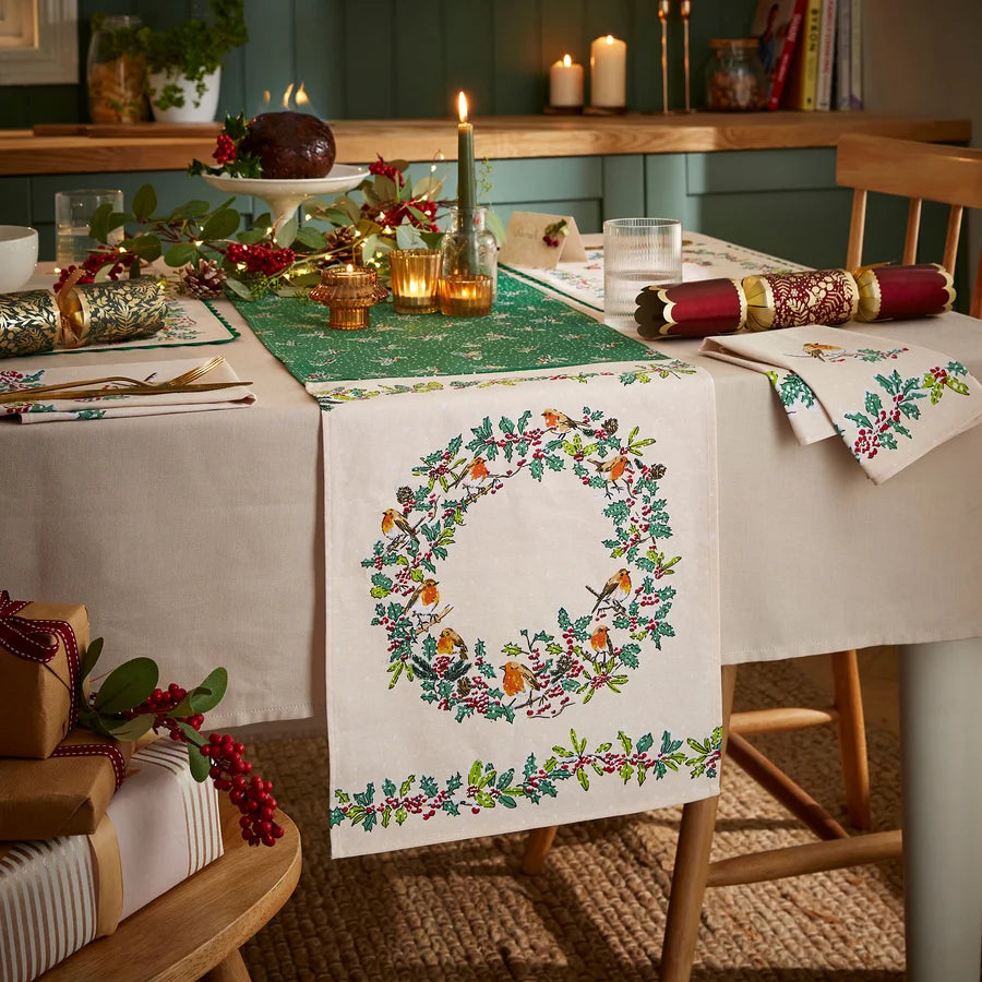 Christmas Robins | Table Runner | Green