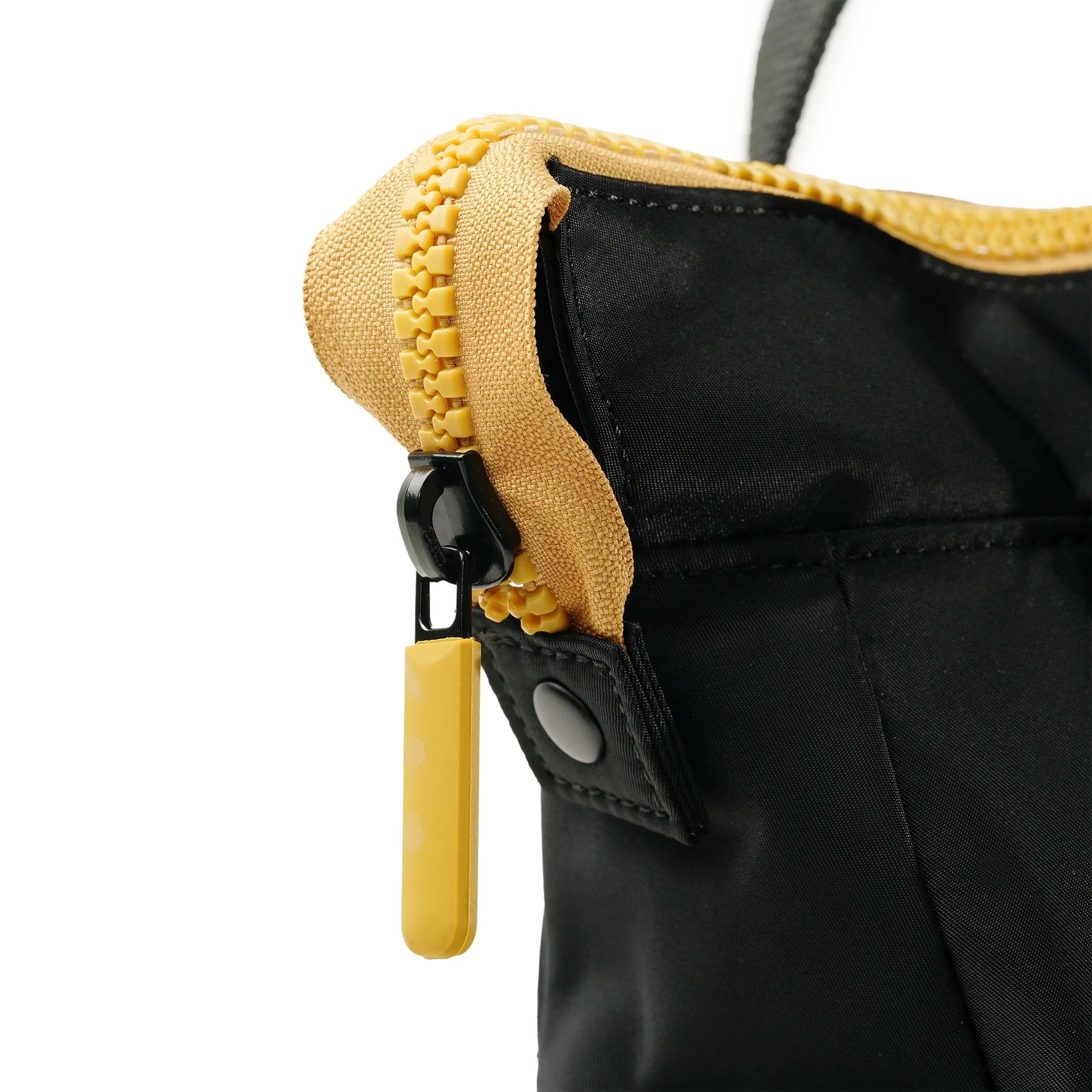 Creative Waste Bantry B | Small Corn Black Edition