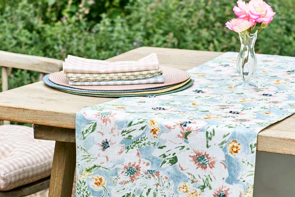Giverny | Table Runner
