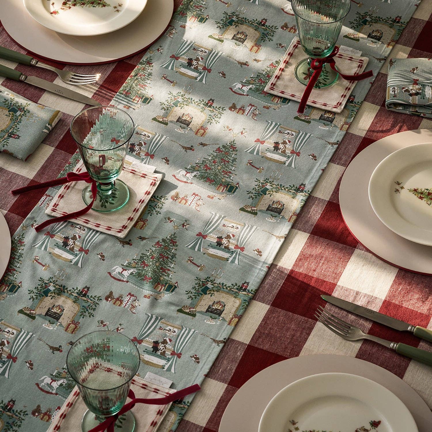 Cosy Christmas Table Runner