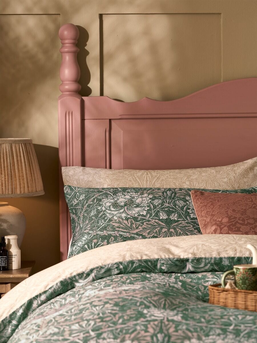 William Morris | Honeysuckle & Tulip |Sage/plaster