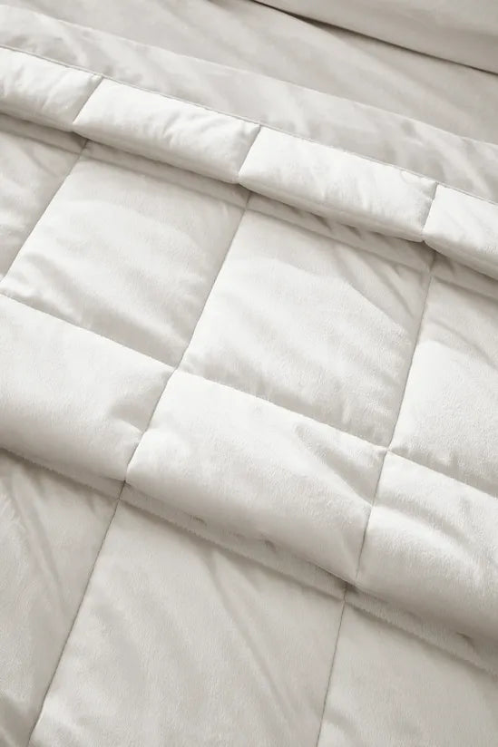 Kingsley Matt Velvet | Cream Bedspread